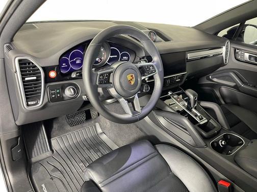 2023 Porsche Cayenne Platinum Edition