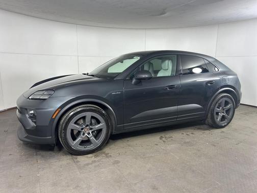 2026 Porsche Macan 4