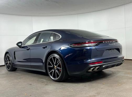 2022 Porsche Panamera 4S