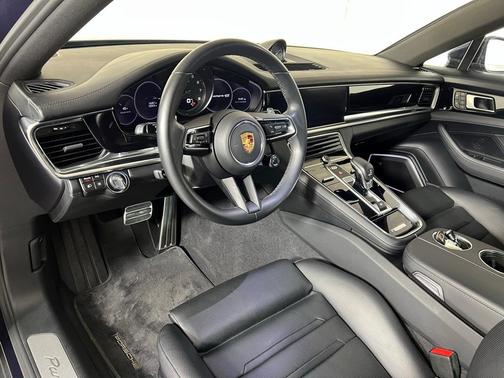 2022 Porsche Panamera 4S
