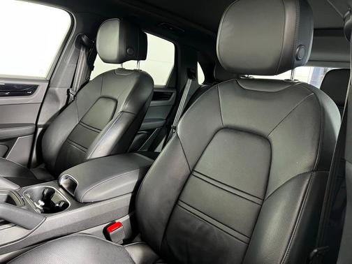 2022 Porsche Cayenne 