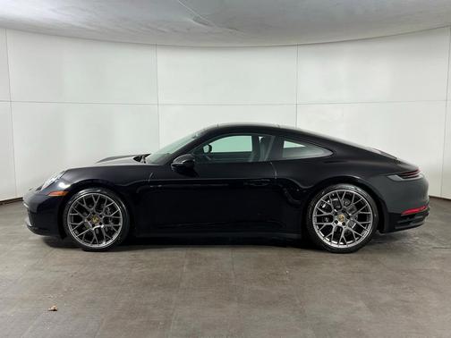 2021 Porsche 911 Carrera