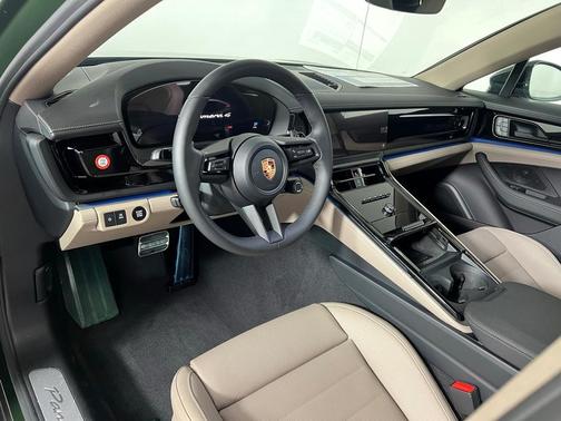 2026 Porsche Panamera 4