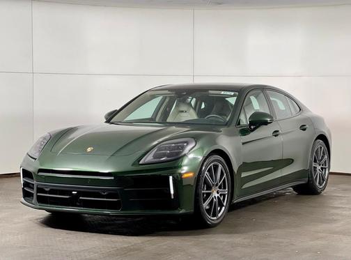 2026 Porsche Panamera 4