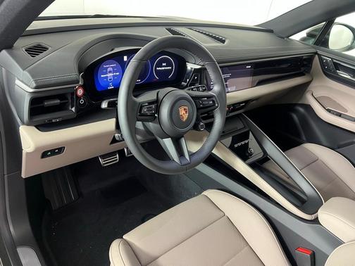2025 Porsche Macan 4S