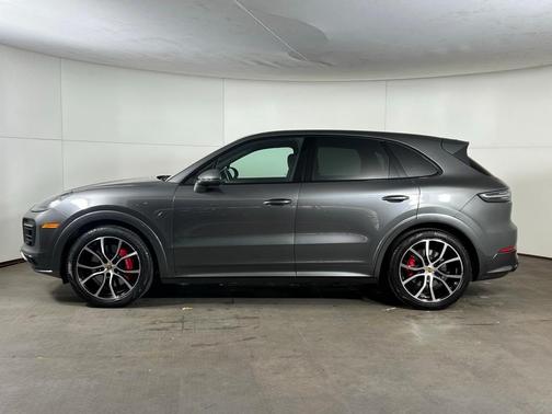 2023 Porsche Cayenne GTS