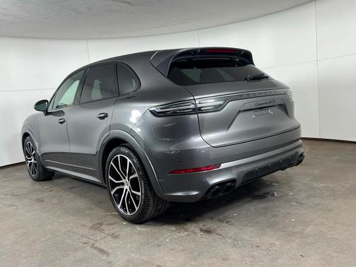 2023 Porsche Cayenne GTS