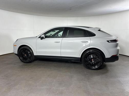 2025 Porsche Cayenne AWD