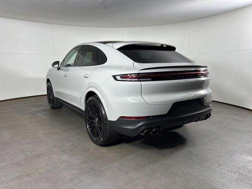 2025 Porsche Cayenne AWD