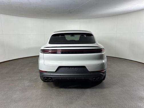 2025 Porsche Cayenne AWD