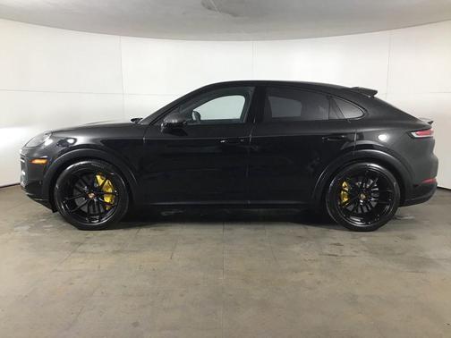2025 Porsche Cayenne GTS