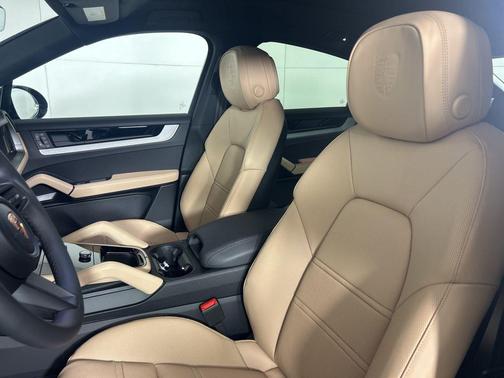 2026 Porsche Cayenne AWD