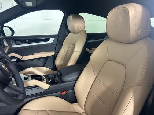 2026 Porsche Cayenne AWD