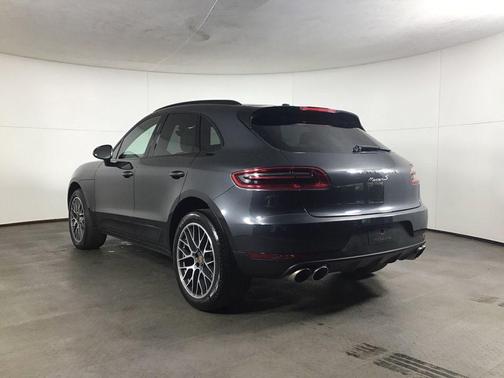 Volcano Grey Metallic 2017 Porsche Macan S