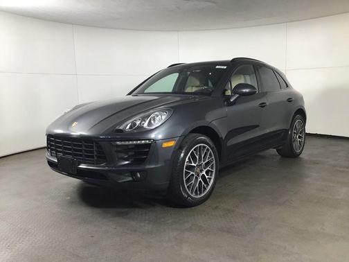 Volcano Grey Metallic 2017 Porsche Macan S
