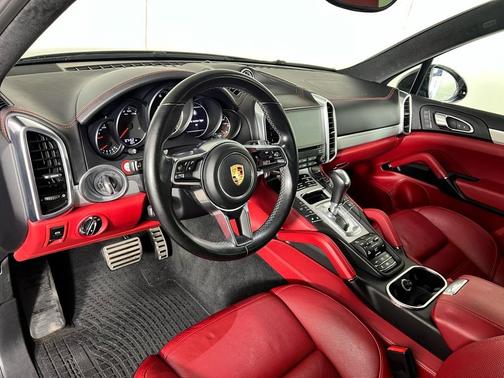 2018 Porsche Cayenne GTS