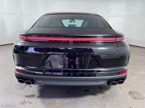 2026 Porsche Panamera 