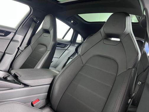 2026 Porsche Panamera 