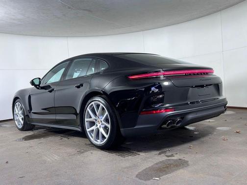 2026 Porsche Panamera 