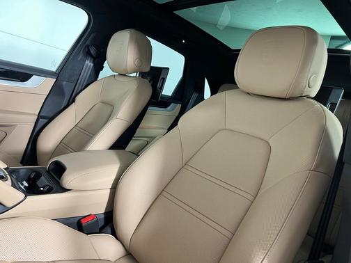 2026 Porsche Cayenne GTS