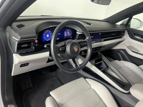 2024 Porsche Macan 4