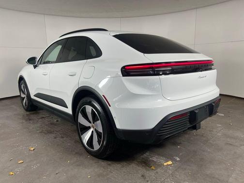 2024 Porsche Macan 4