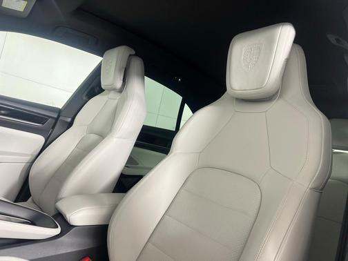 2024 Porsche Macan 4