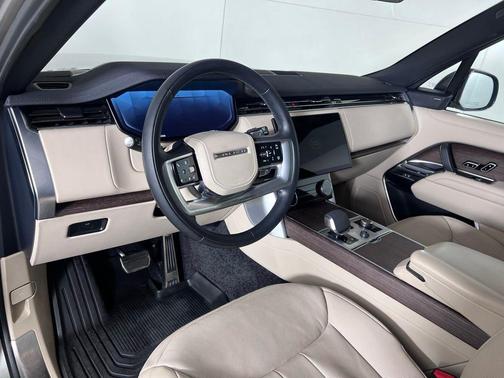 Silicon Silver 2023 Land Rover Range Rover P530 SE