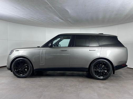 Silicon Silver 2023 Land Rover Range Rover P530 SE