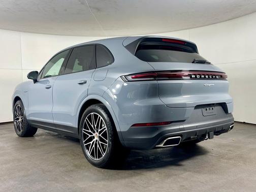 2026 Porsche Cayenne AWD