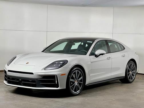 2026 Porsche Panamera 4