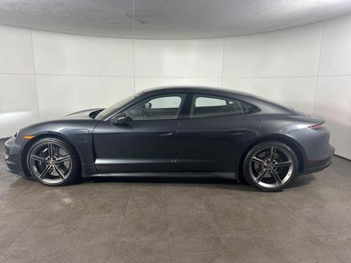 2020 Porsche Taycan Turbo