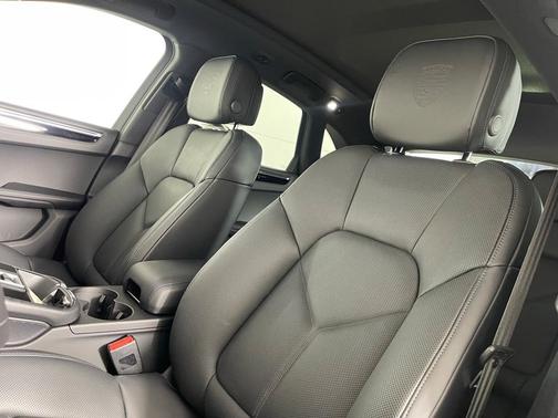 2025 Porsche Macan S