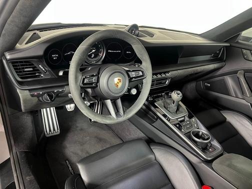 2023 Porsche 911 Carrera GTS