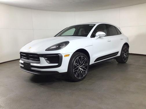Carrara White Metallic 2026 Porsche Macan
