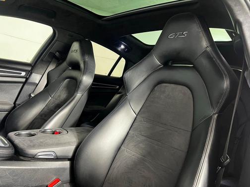 2020 Porsche Panamera GTS