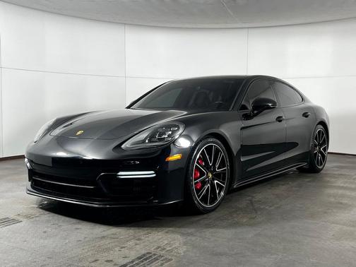 2020 Porsche Panamera GTS