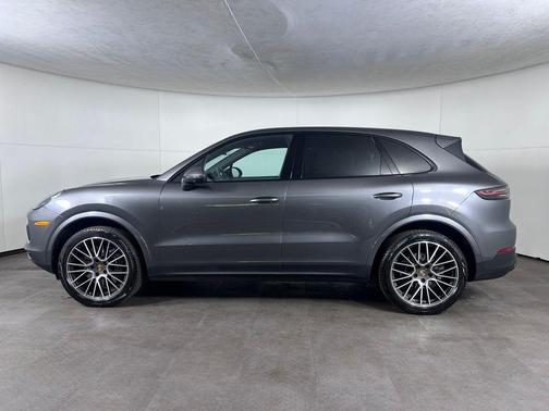 Quartzite Grey Metallic 2023 Porsche Cayenne