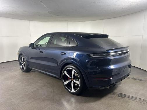 2026 Porsche Cayenne GTS