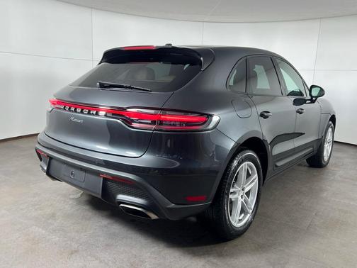 2025 Porsche Macan 