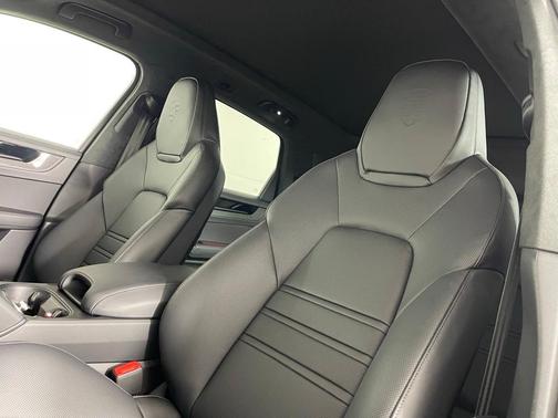 2026 Porsche Cayenne GTS