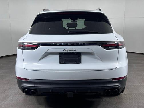 Carrara White Metallic 2023 Porsche Cayenne Platinum Edition