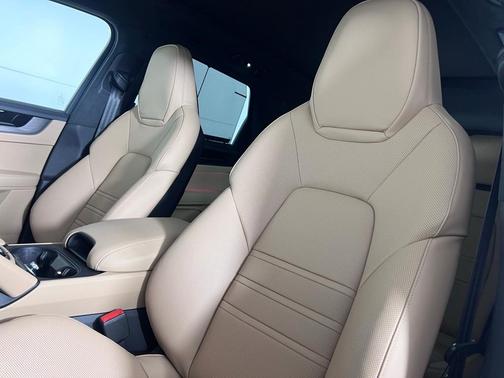 2026 Porsche Cayenne GTS