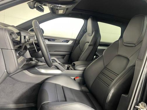 2025 Porsche Cayenne S