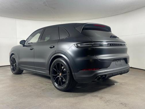 2025 Porsche Cayenne S