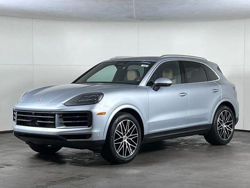 Dolomite Silver Metallic 2026 Porsche Cayenne Base