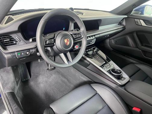 Gentian Blue Metallic 2026 Porsche 911 Carrera