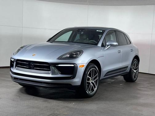 Dolomite Silver Metallic 2026 Porsche Macan Base