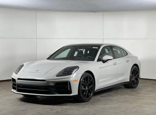 2026 Porsche Panamera 4