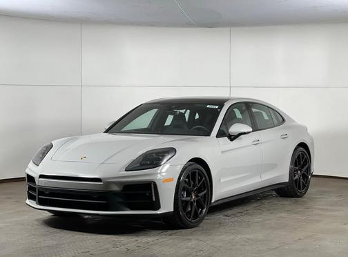 2026 Porsche Panamera 4